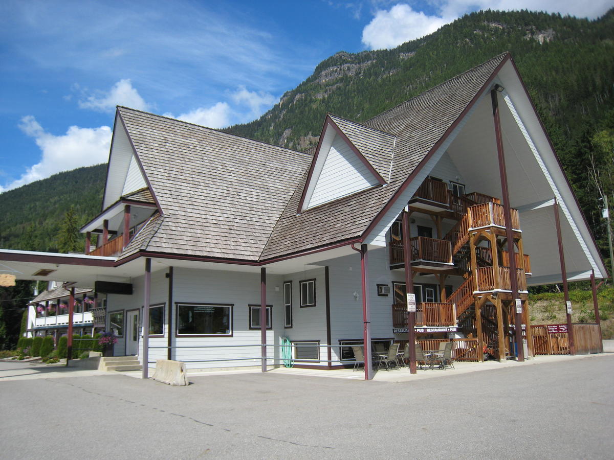 Peaks Lodge Revelstoke Exteriör bild
