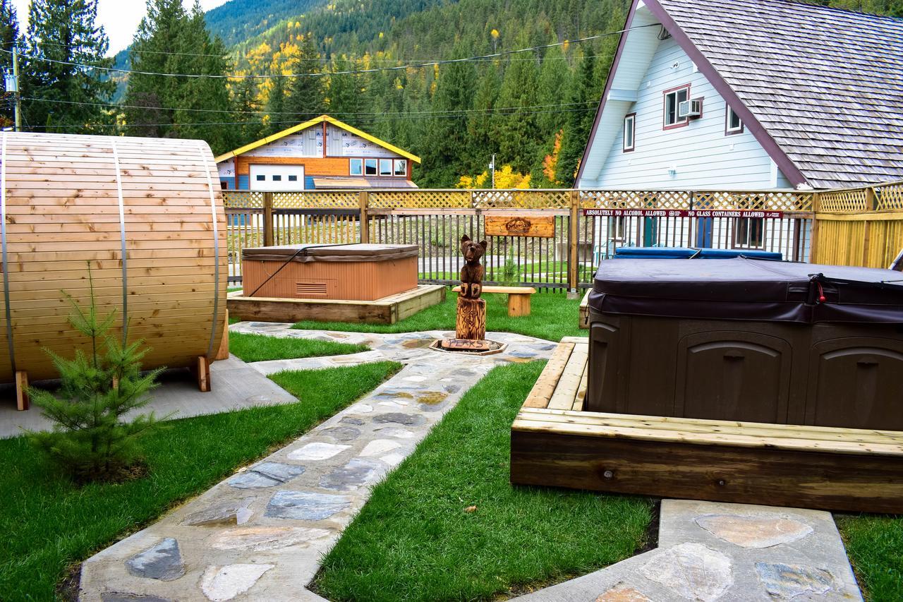 Peaks Lodge Revelstoke Exteriör bild