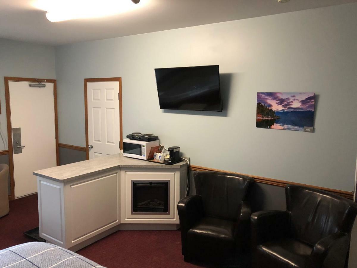 Peaks Lodge Revelstoke Exteriör bild